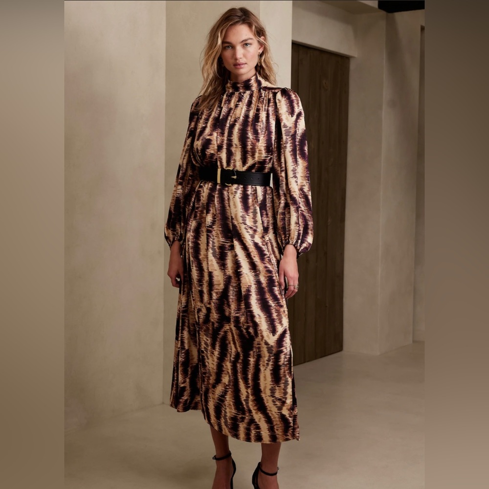 NWT Banana Republic Maxi Dress Long Balloon Sleeve slit back Large gorgeous!